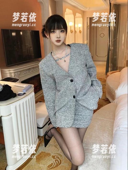 下载Poppa Chan阿梅莉亚·华森便装版美图，打造你的个性时尚风格.txt-梦若依